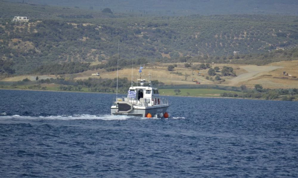 Τρεις αγνοούμενοι σε ναυάγιο ανοιχτά της Λέσβου